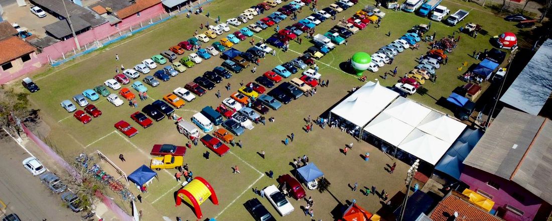 4° Encontro de carros antigos de Ipuiuna